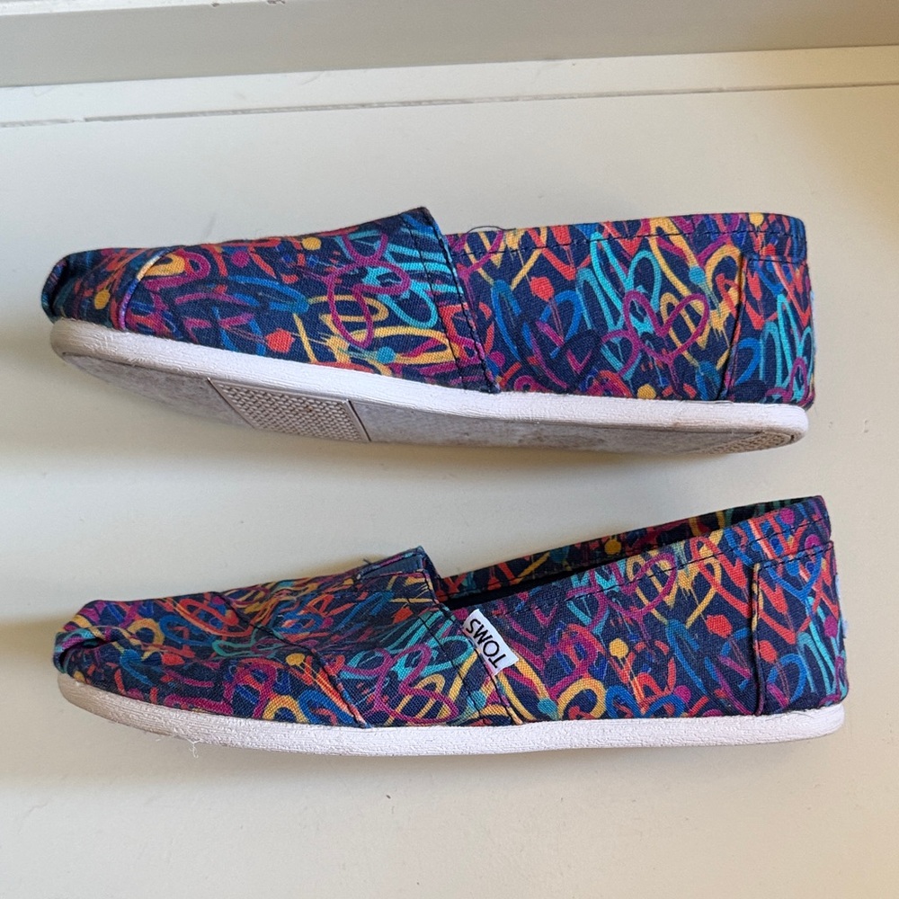 TOMS Graffiti Multi-Color Hearts Slip-Ons - Picture 4 of 8